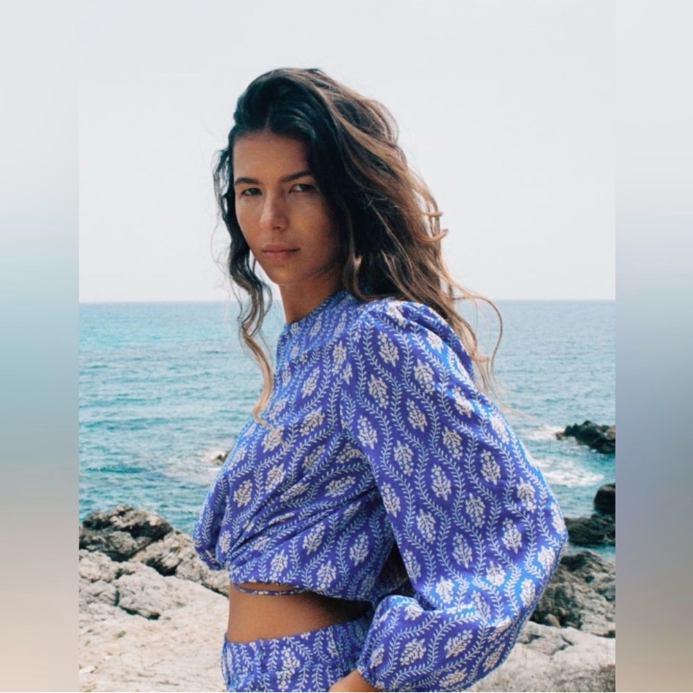 ZARA Blue and white printed Cropped Blouse | bohemian| beach|hippie size M
